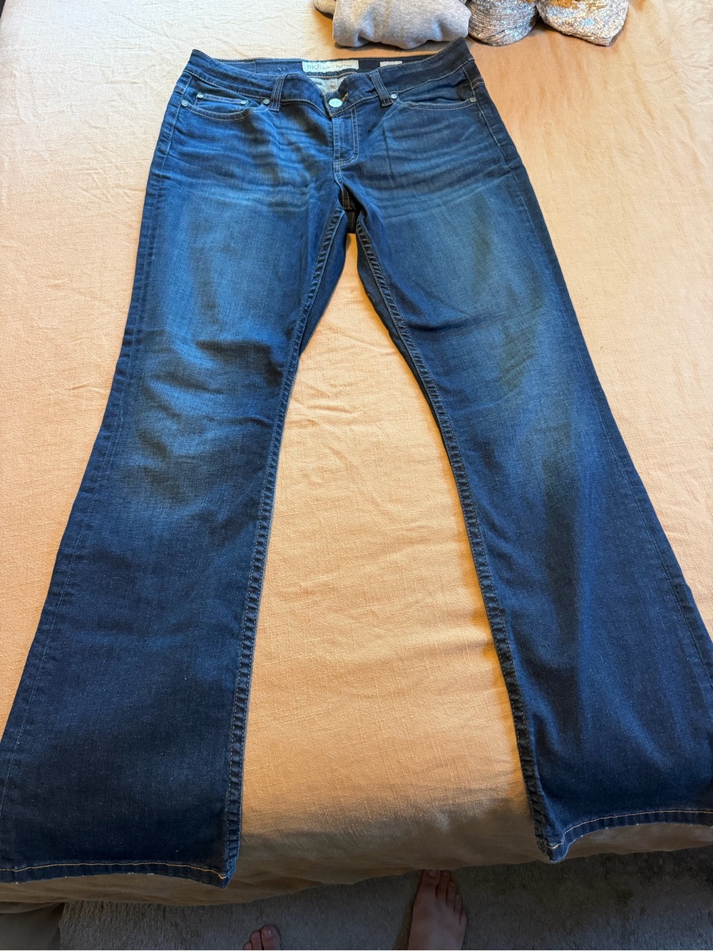 Buckle BKE 33x33 1/2 Women’s Dark Blue Bootcut Jeans